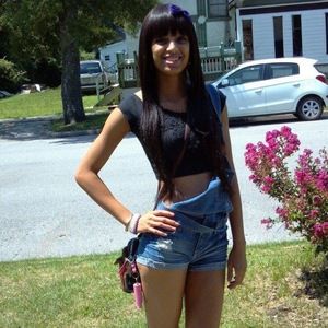 Meet your Posher, Alejandra